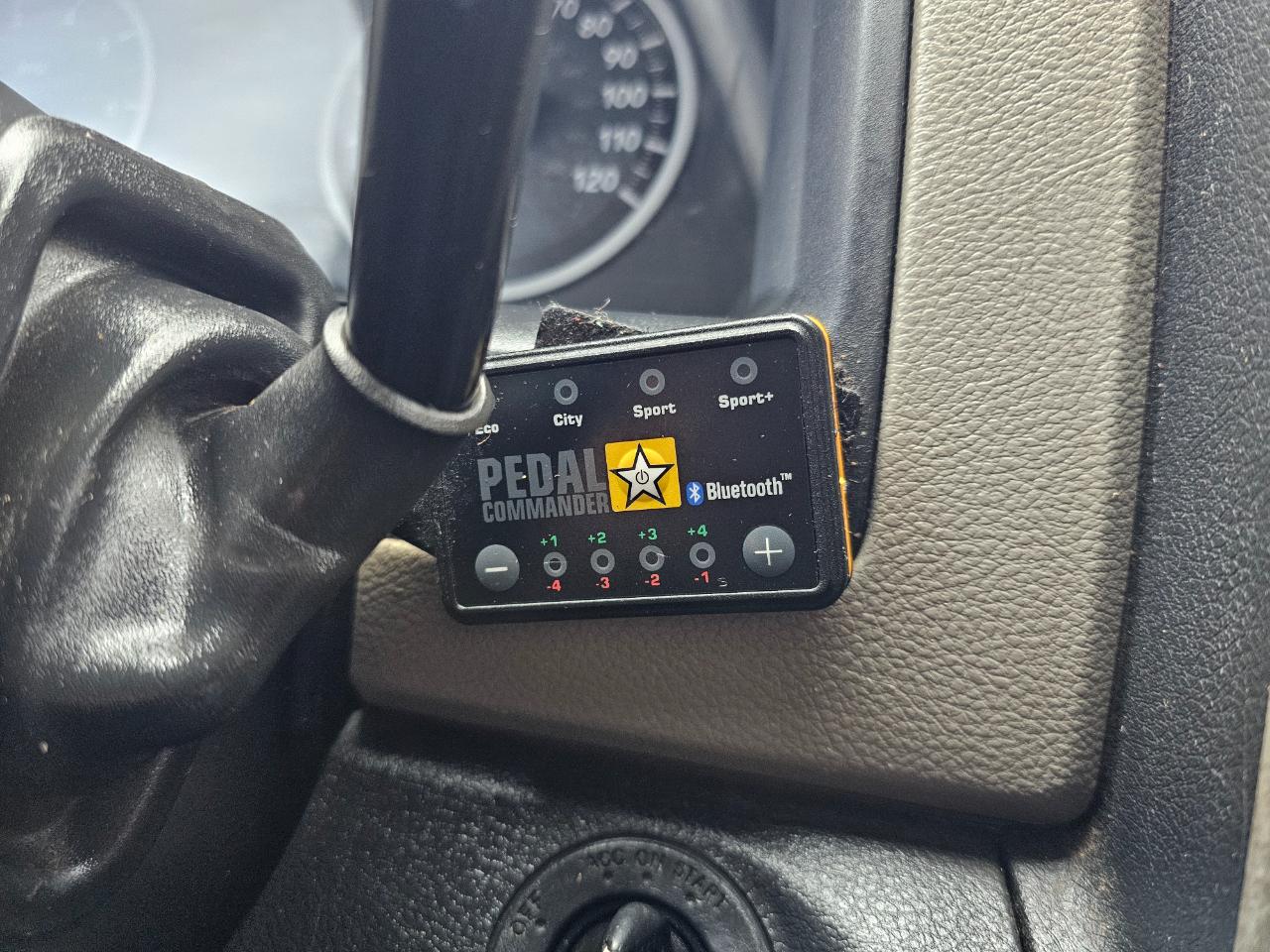 RAM 1500 2WD Quad Cab 140.5" Express 2012