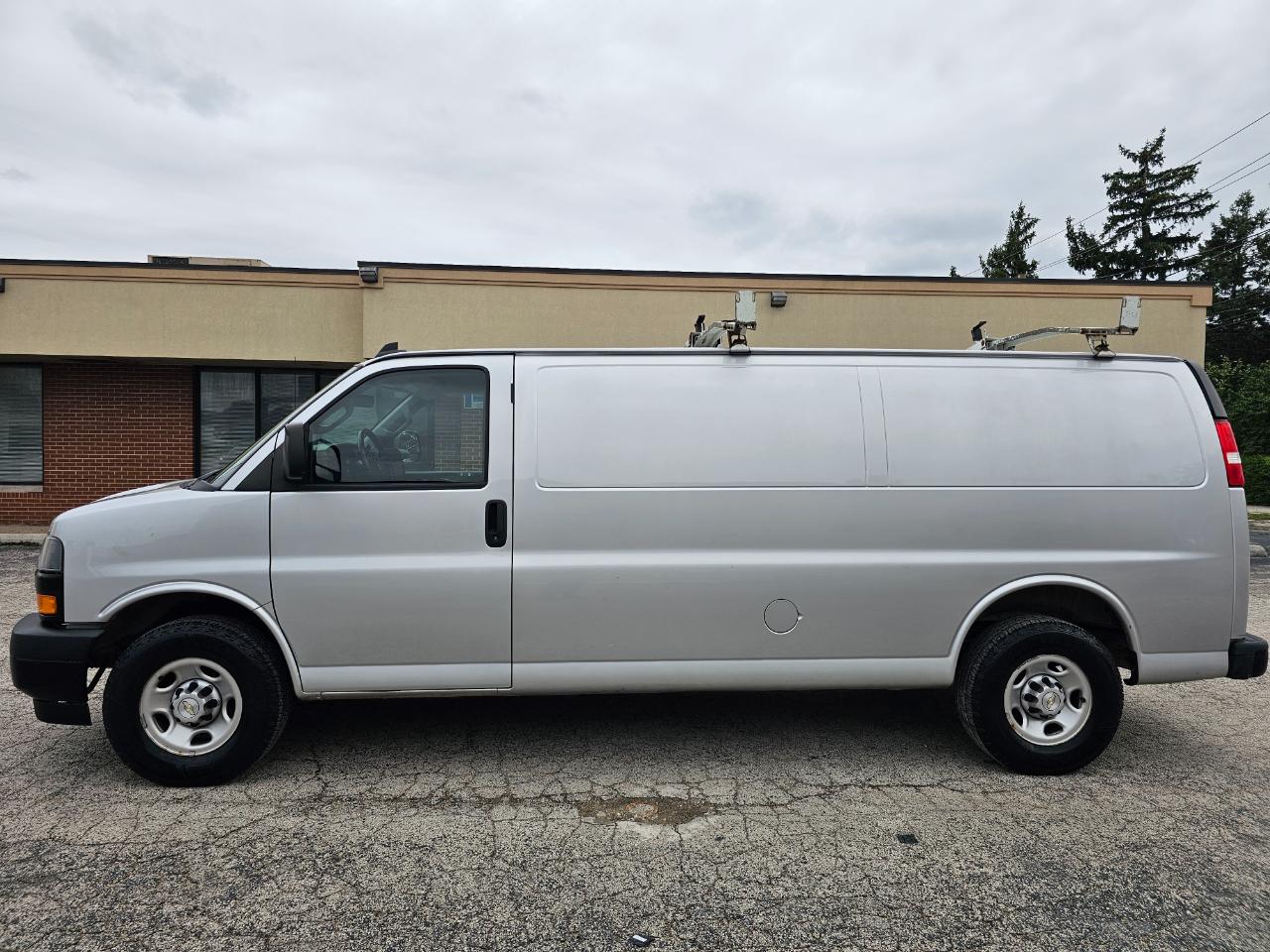 Chevrolet Express Cargo Van RWD 2500 155" 2021