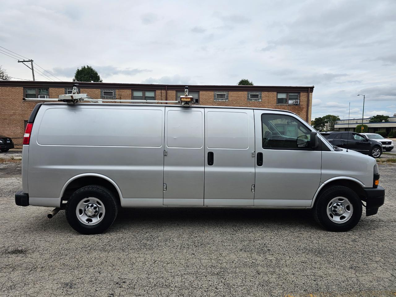 Chevrolet Express Cargo Van RWD 2500 155" 2021
