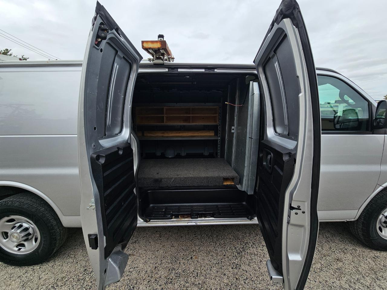 Chevrolet Express Cargo Van RWD 2500 155" 2021