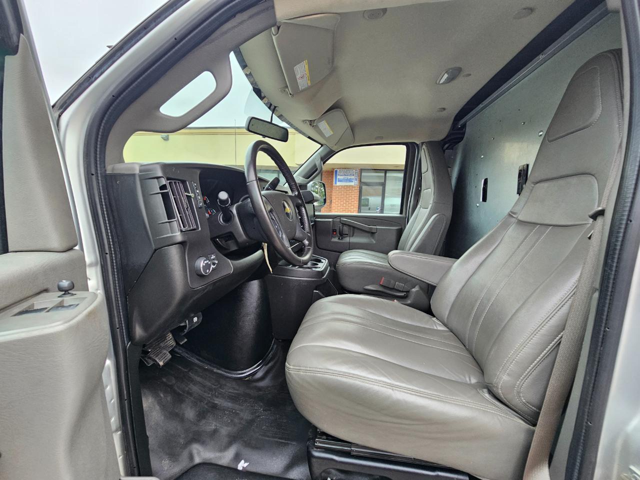 Chevrolet Express Cargo Van RWD 2500 155" 2021