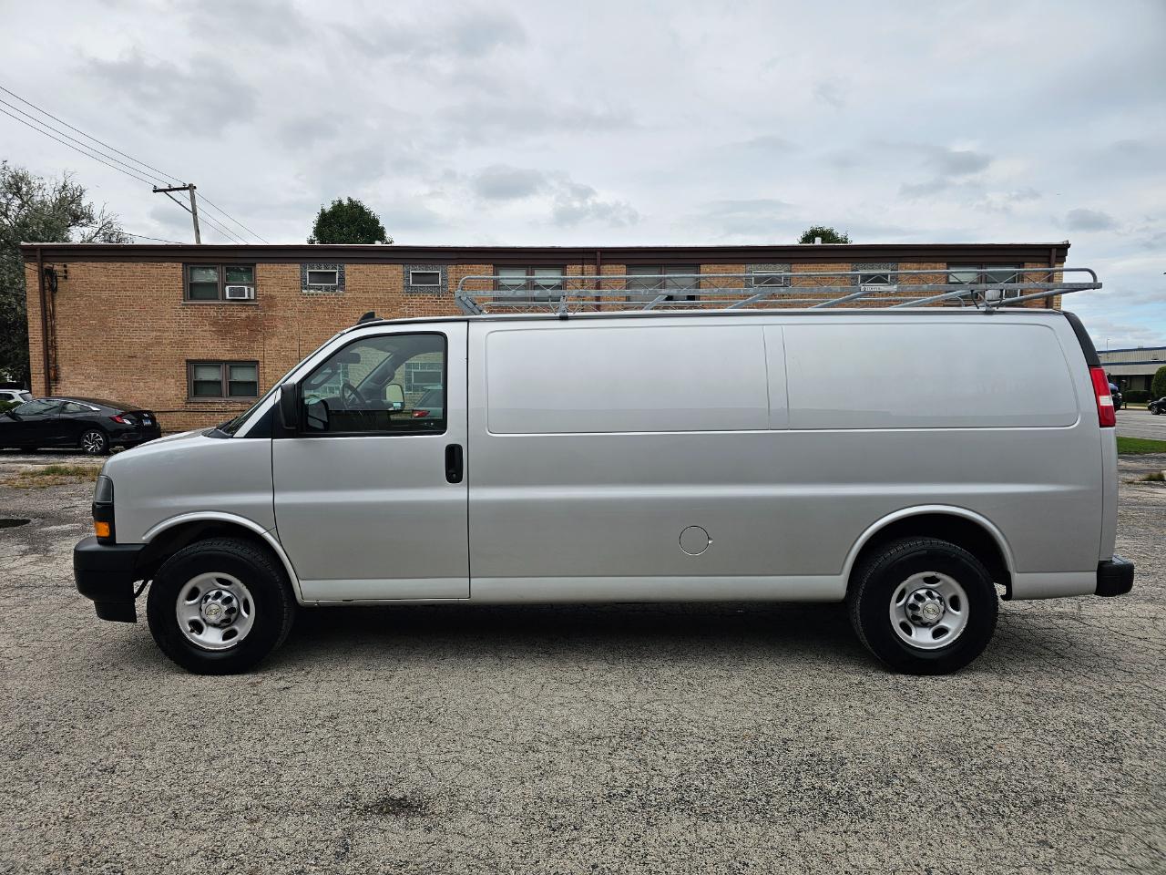 Chevrolet Express Cargo Van RWD 2500 155" 2021