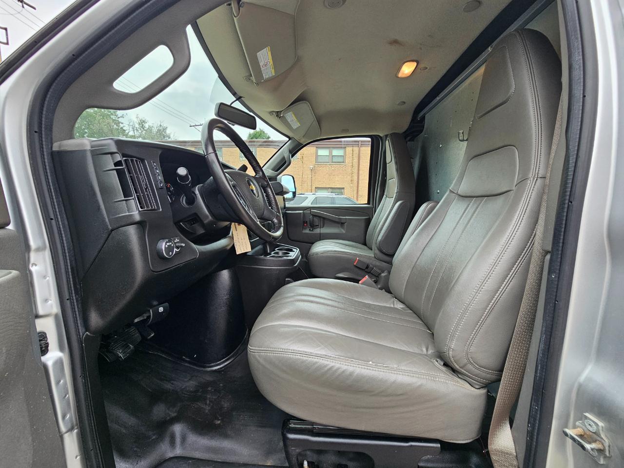 Chevrolet Express Cargo Van RWD 2500 155" 2021