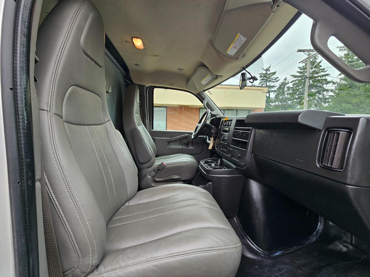 Chevrolet Express Cargo Van RWD 2500 155" 2021