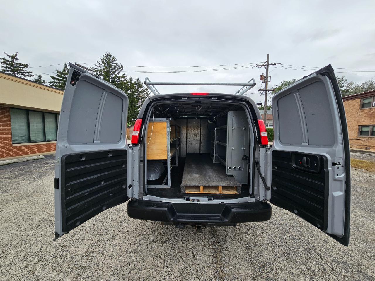Chevrolet Express Cargo Van RWD 2500 155" 2021