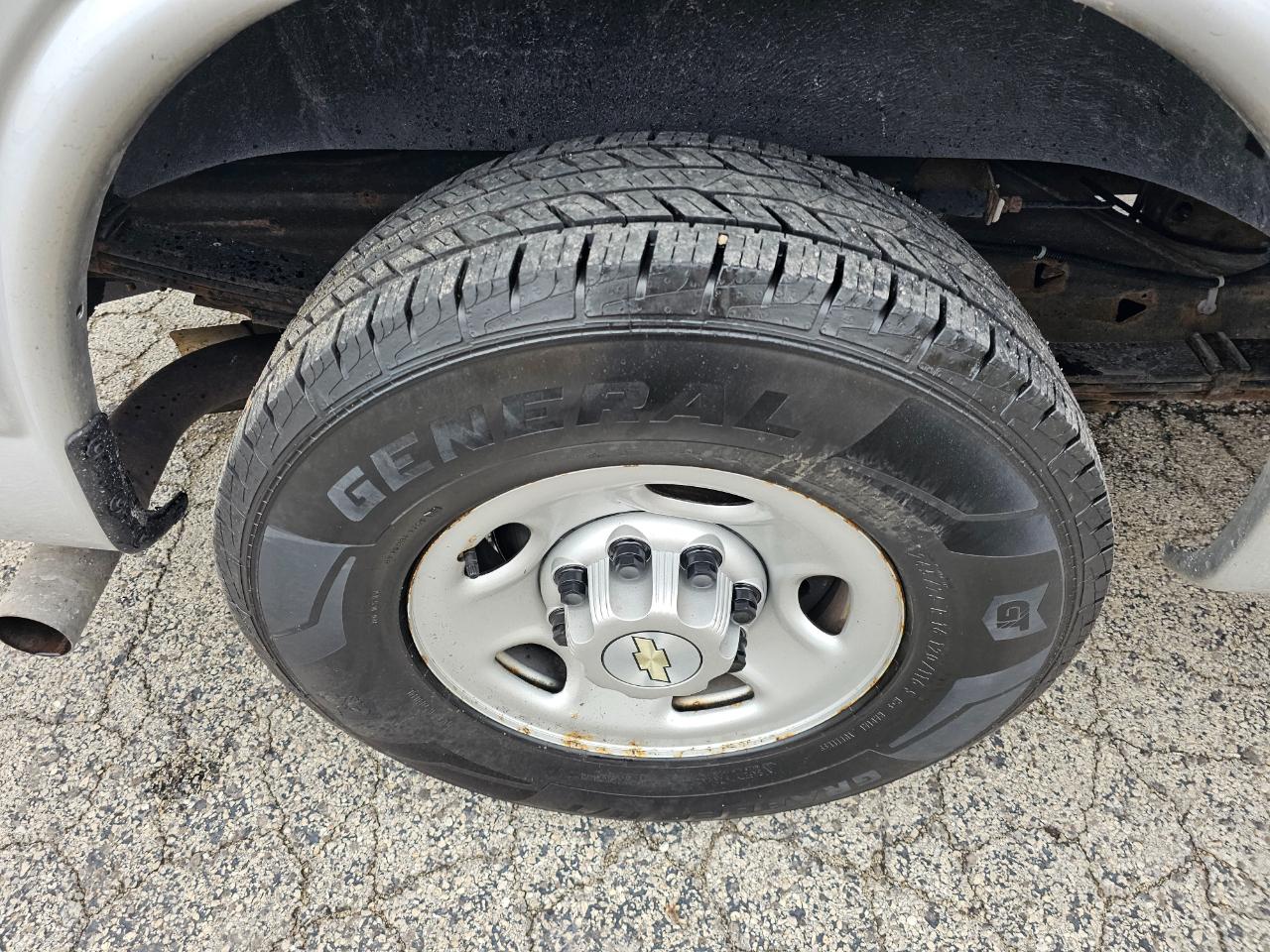 Chevrolet Express Cargo Van RWD 2500 155" 2021
