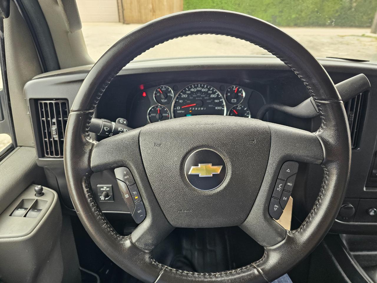 Chevrolet Express Cargo Van RWD 2500 155" 2021