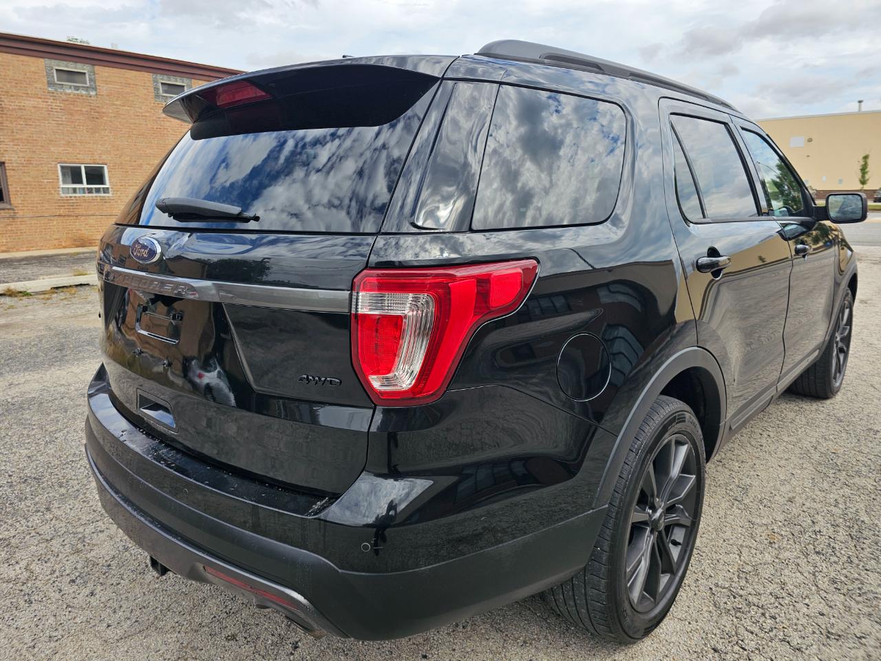 Ford Explorer XLT 4WD 2017
