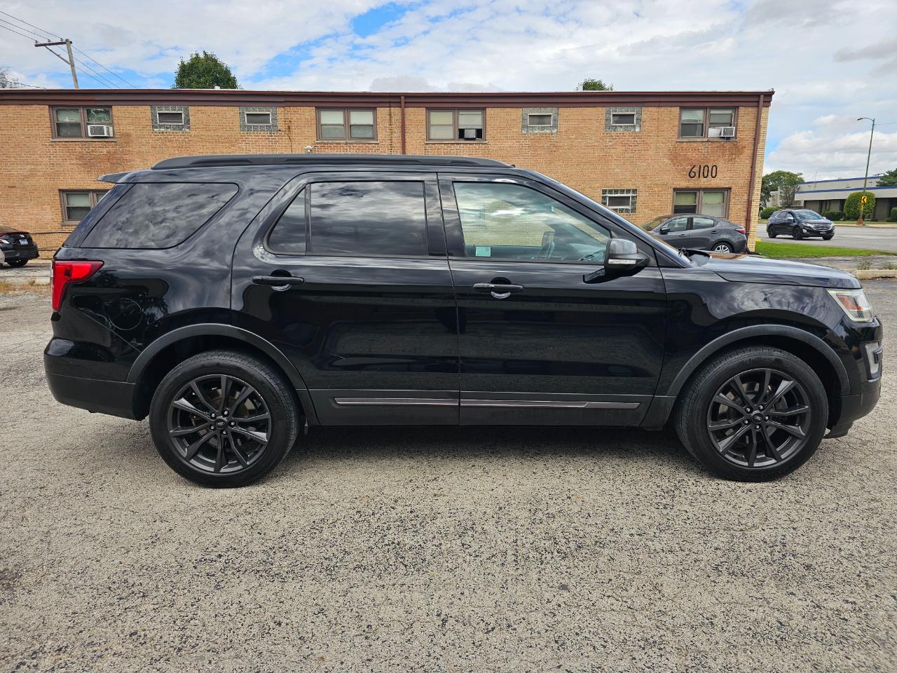 Ford Explorer XLT 4WD 2017