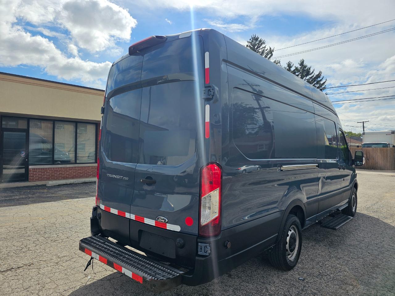 Ford Transit Van T-250 148" EL Hi Rf 9000 GVWR Sliding RH Dr 2019