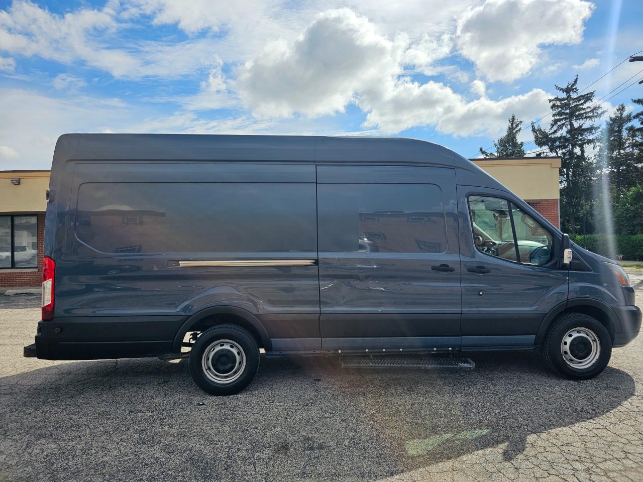 Ford Transit Van T-250 148" EL Hi Rf 9000 GVWR Sliding RH Dr 2019