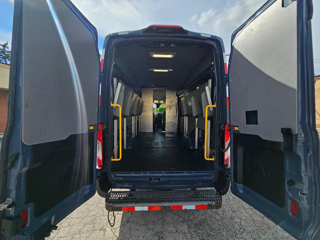 Ford Transit Van T-250 148" EL Hi Rf 9000 GVWR Sliding RH Dr 2019