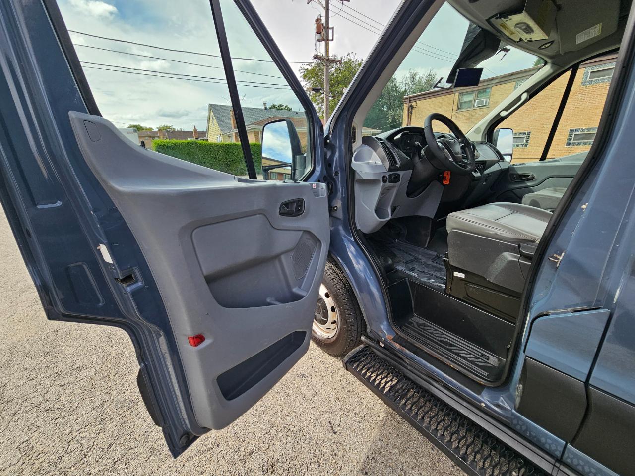 Ford Transit Van T-250 148" EL Hi Rf 9000 GVWR Sliding RH Dr 2019
