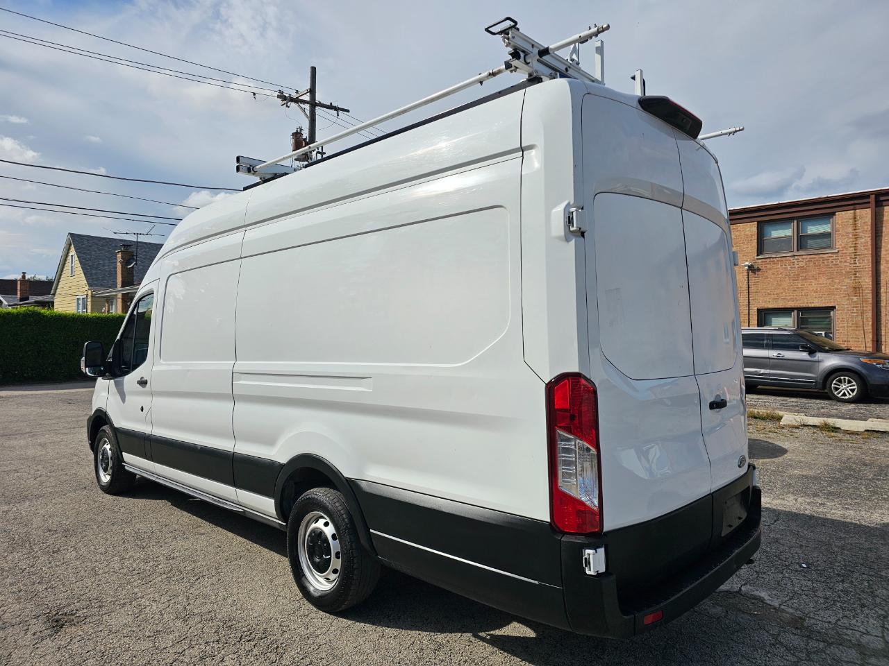 Ford Transit Cargo Van T-250 148" EL Hi Rf 9070 GVWR RWD 2021