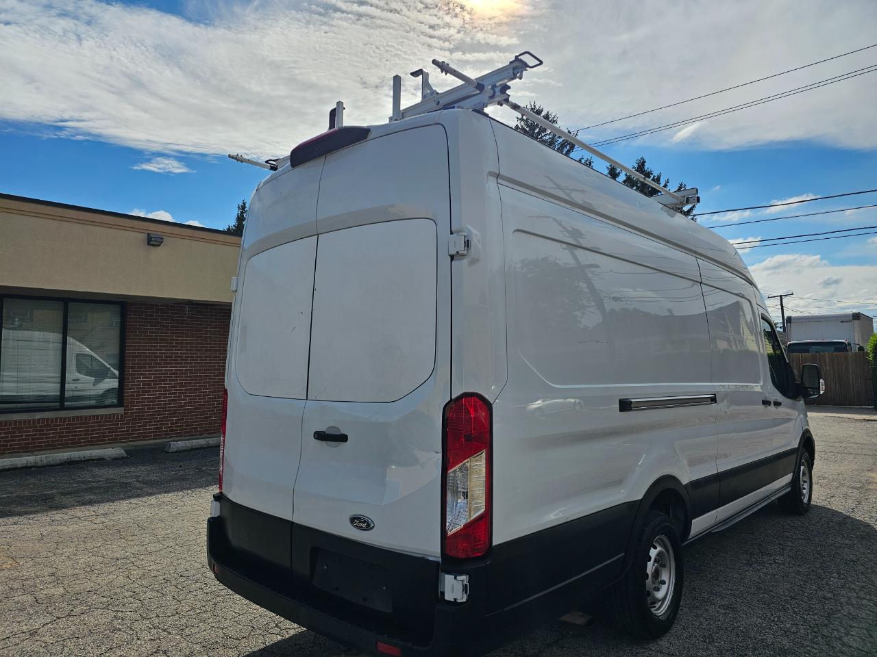 Ford Transit Cargo Van T-250 148" EL Hi Rf 9070 GVWR RWD 2021