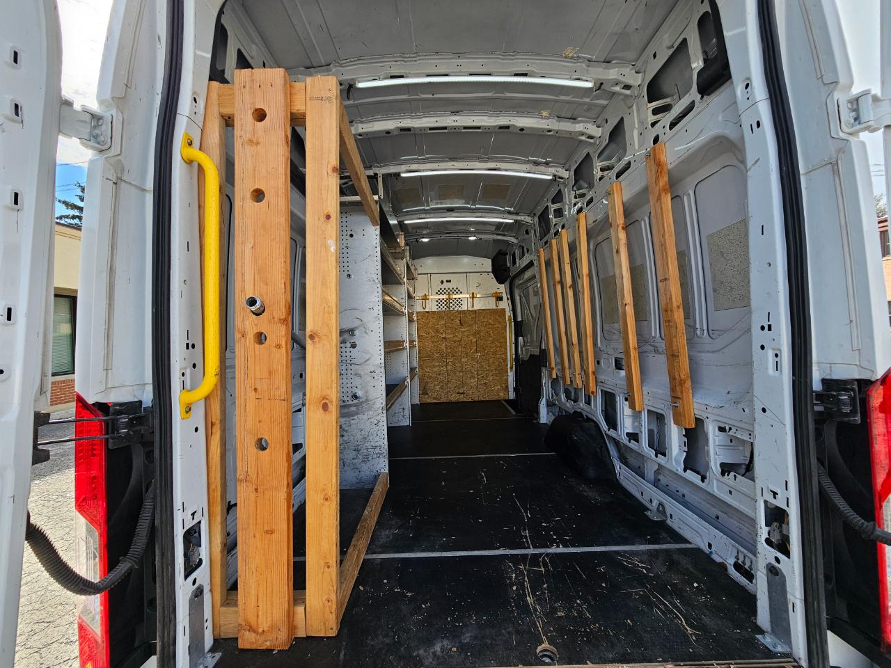Ford Transit Cargo Van T-250 148" EL Hi Rf 9070 GVWR RWD 2021