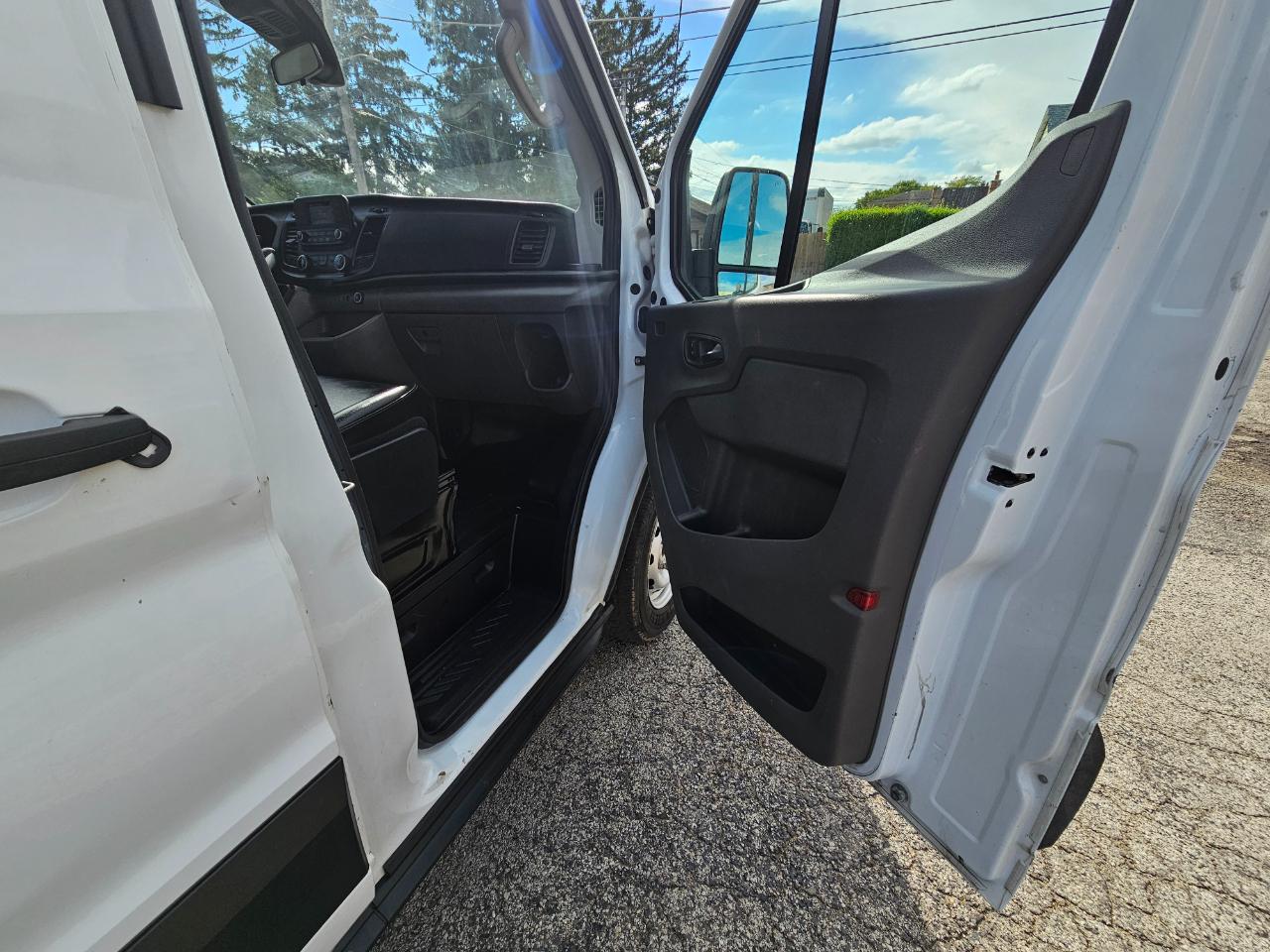 Ford Transit Cargo Van T-250 148" EL Hi Rf 9070 GVWR RWD 2021
