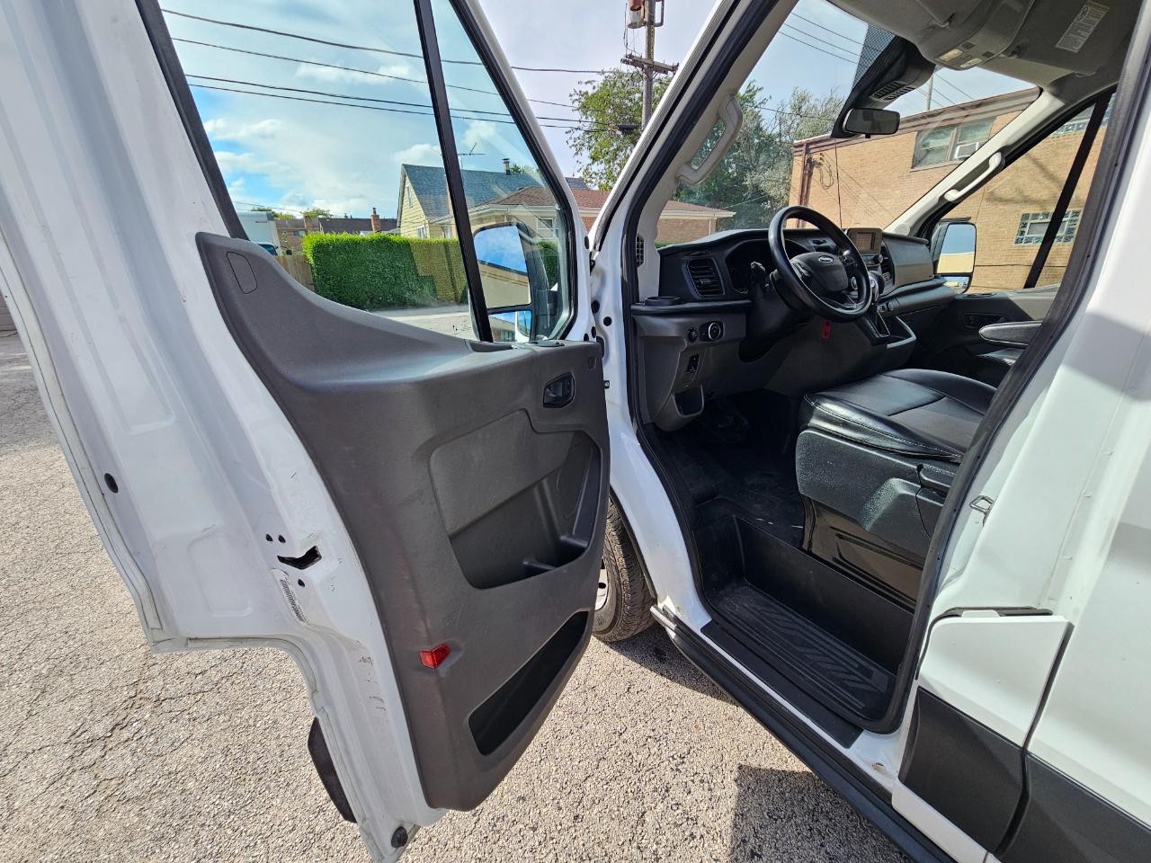 Ford Transit Cargo Van T-250 148" EL Hi Rf 9070 GVWR RWD 2021