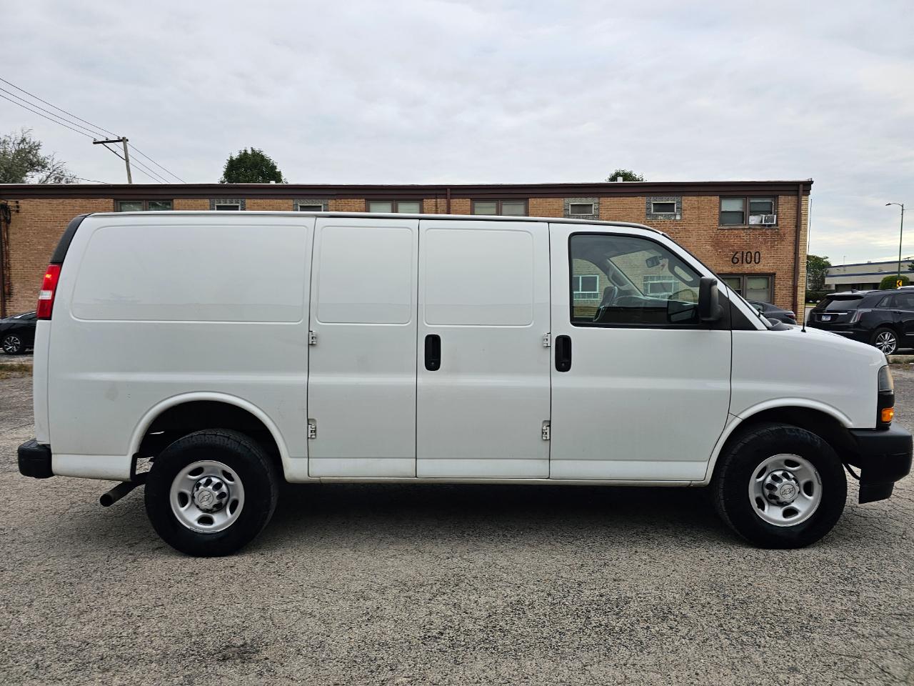 Chevrolet Express Cargo Van RWD 2500 135" 2019