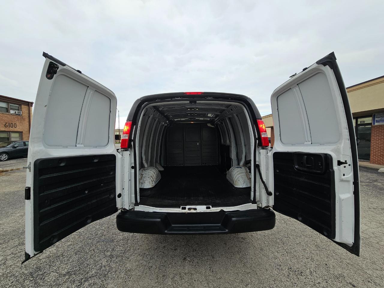 Chevrolet Express Cargo Van RWD 2500 135" 2019
