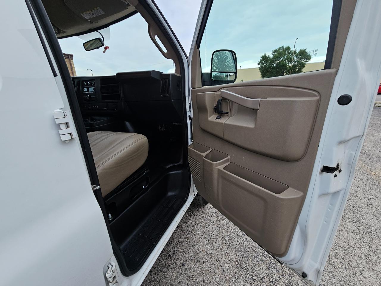 Chevrolet Express Cargo Van RWD 2500 135" 2019