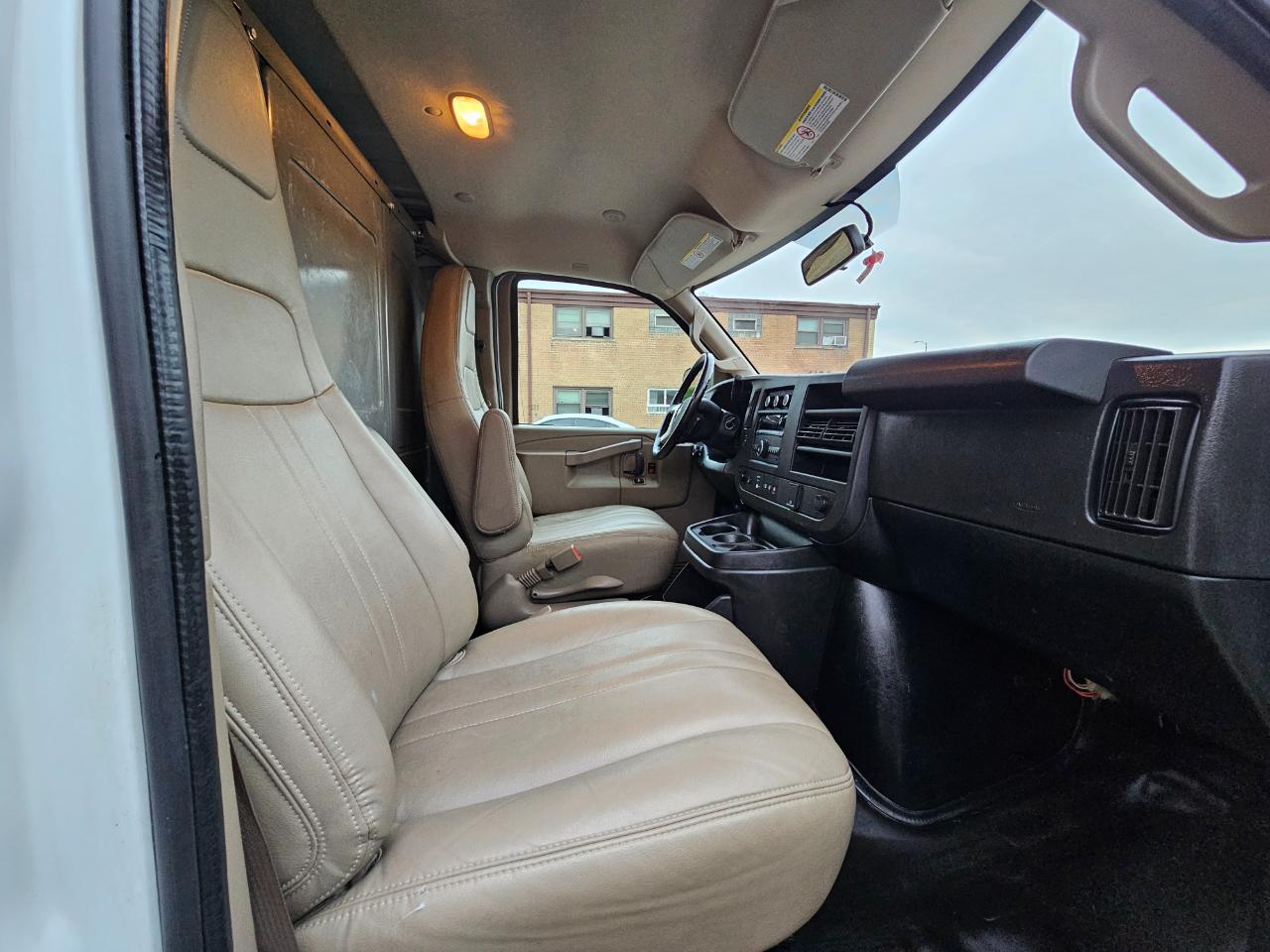 Chevrolet Express Cargo Van RWD 2500 135" 2019