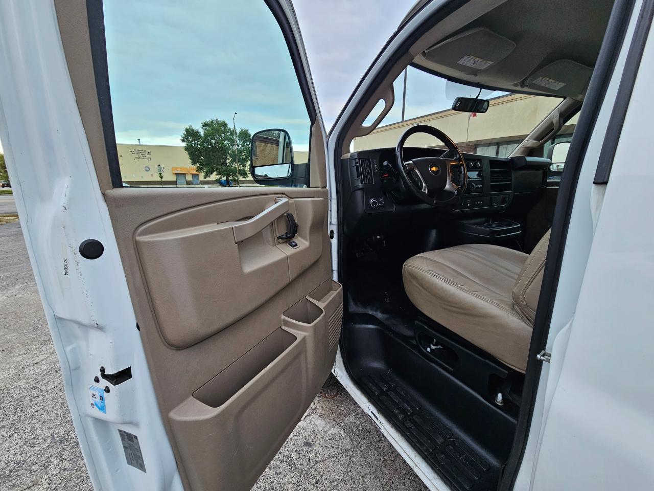 Chevrolet Express Cargo Van RWD 2500 135" 2019