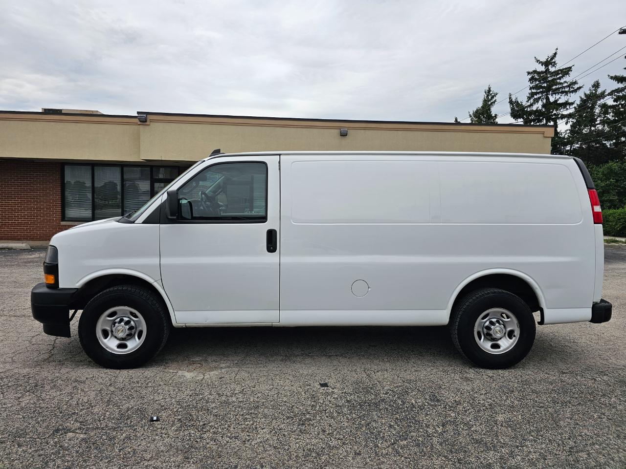 Chevrolet Express Cargo Van RWD 2500 135" 2021