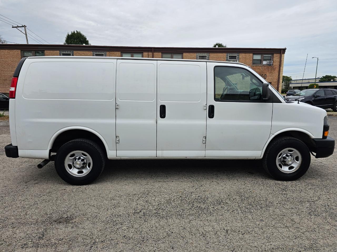 Chevrolet Express Cargo Van RWD 2500 135" 2021