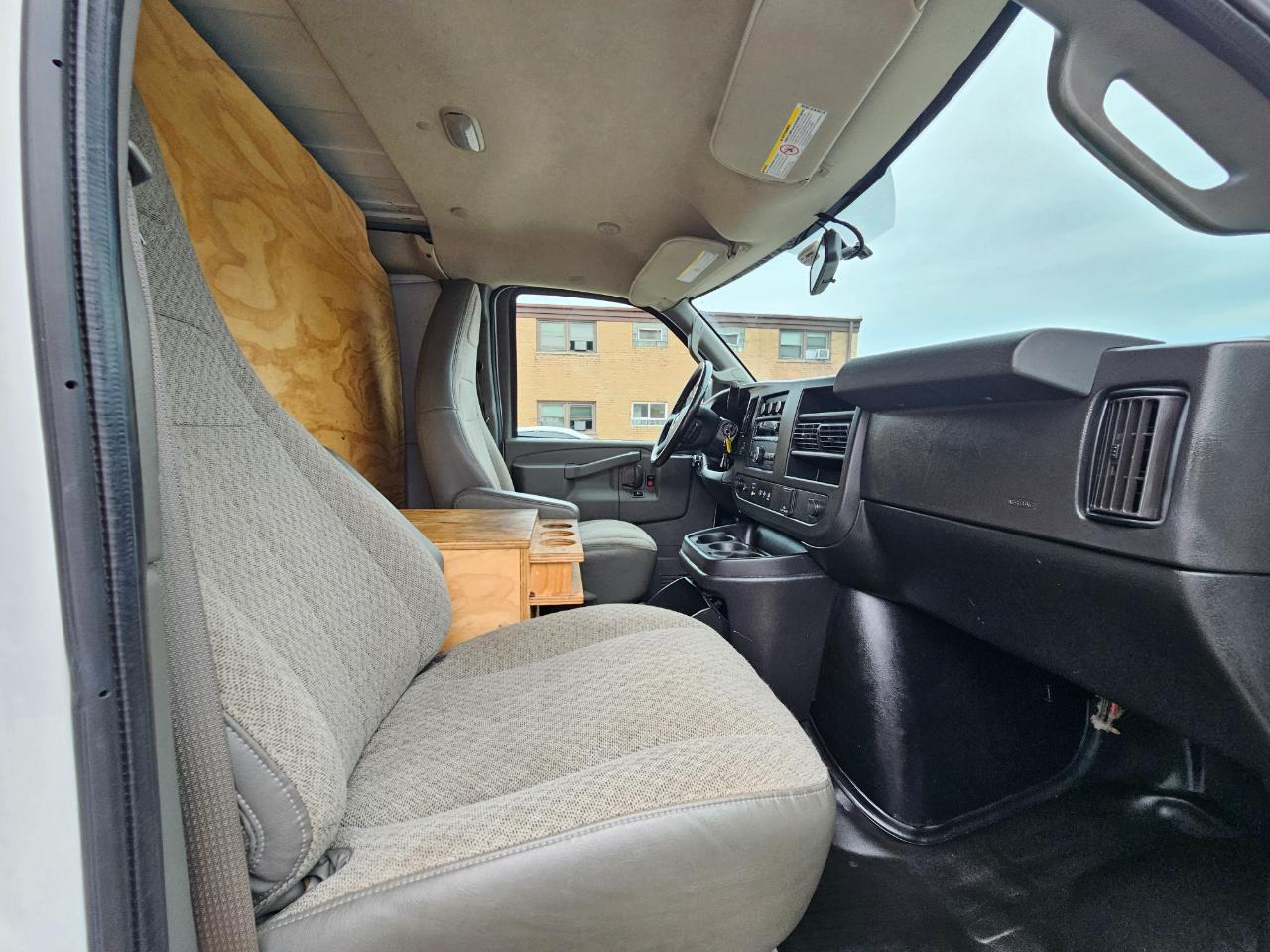 Chevrolet Express Cargo Van RWD 2500 135" 2021