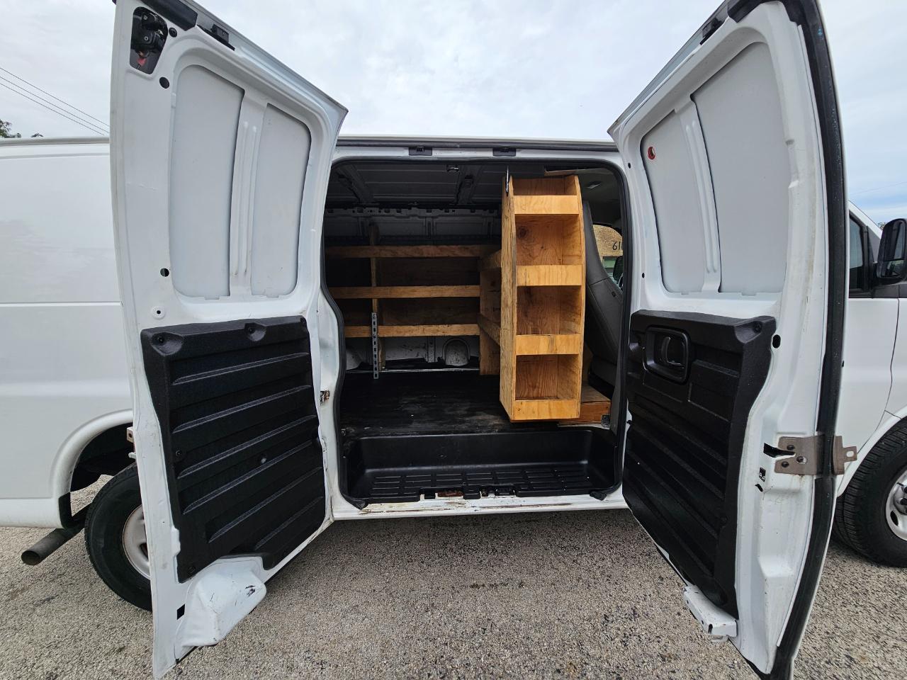 Chevrolet Express Cargo Van RWD 2500 135" 2021