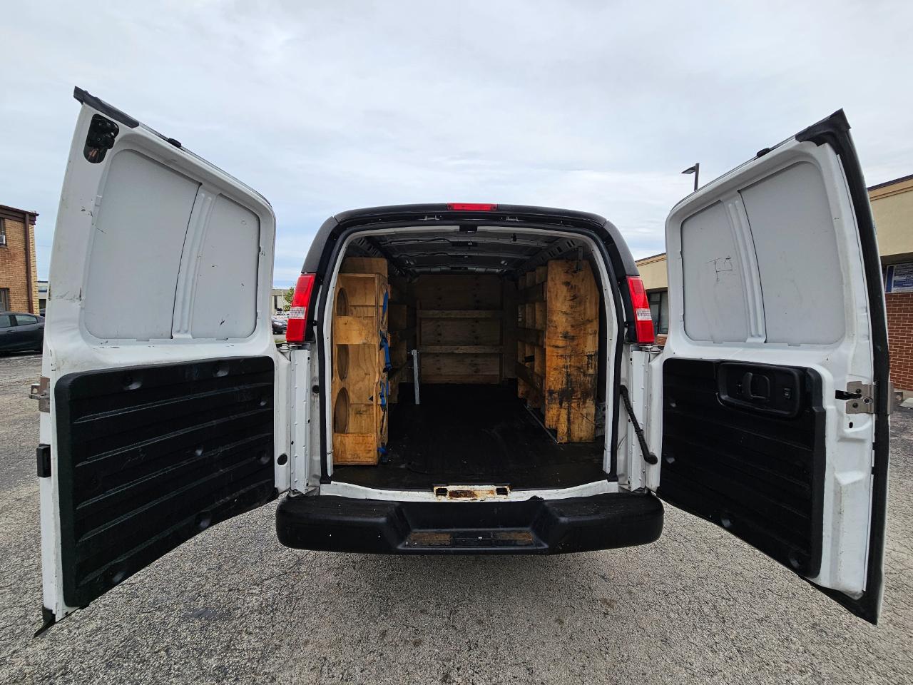 Chevrolet Express Cargo Van RWD 2500 135" 2021