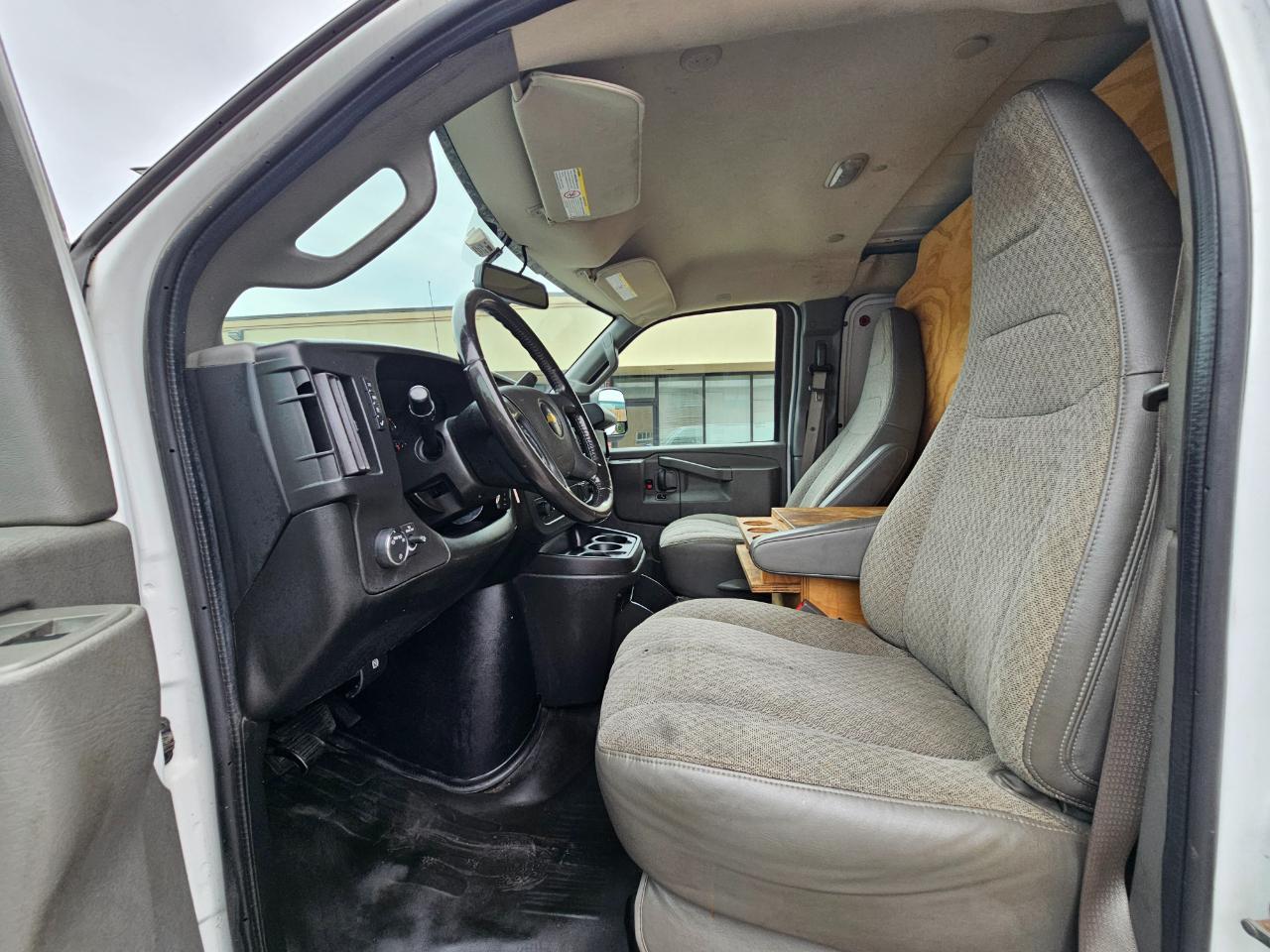 Chevrolet Express Cargo Van RWD 2500 135" 2021