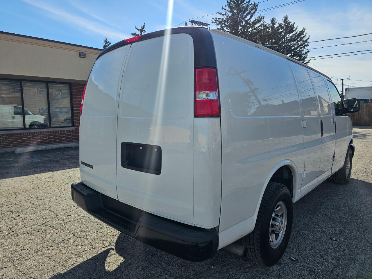 Chevrolet Express Cargo Van RWD 2500 135" 2019