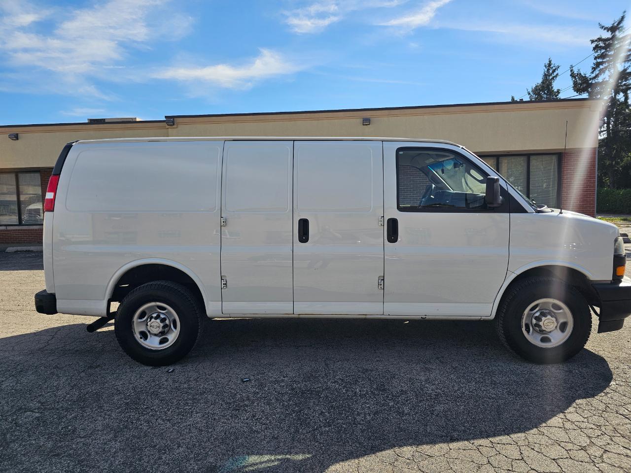 Chevrolet Express Cargo Van RWD 2500 135" 2019