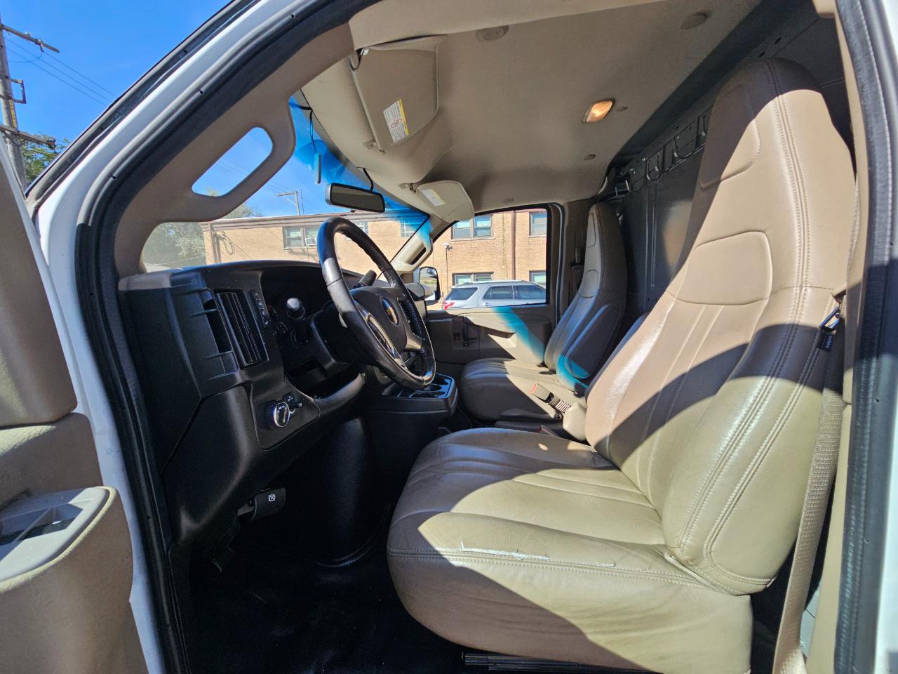 Chevrolet Express Cargo Van RWD 2500 135" 2019