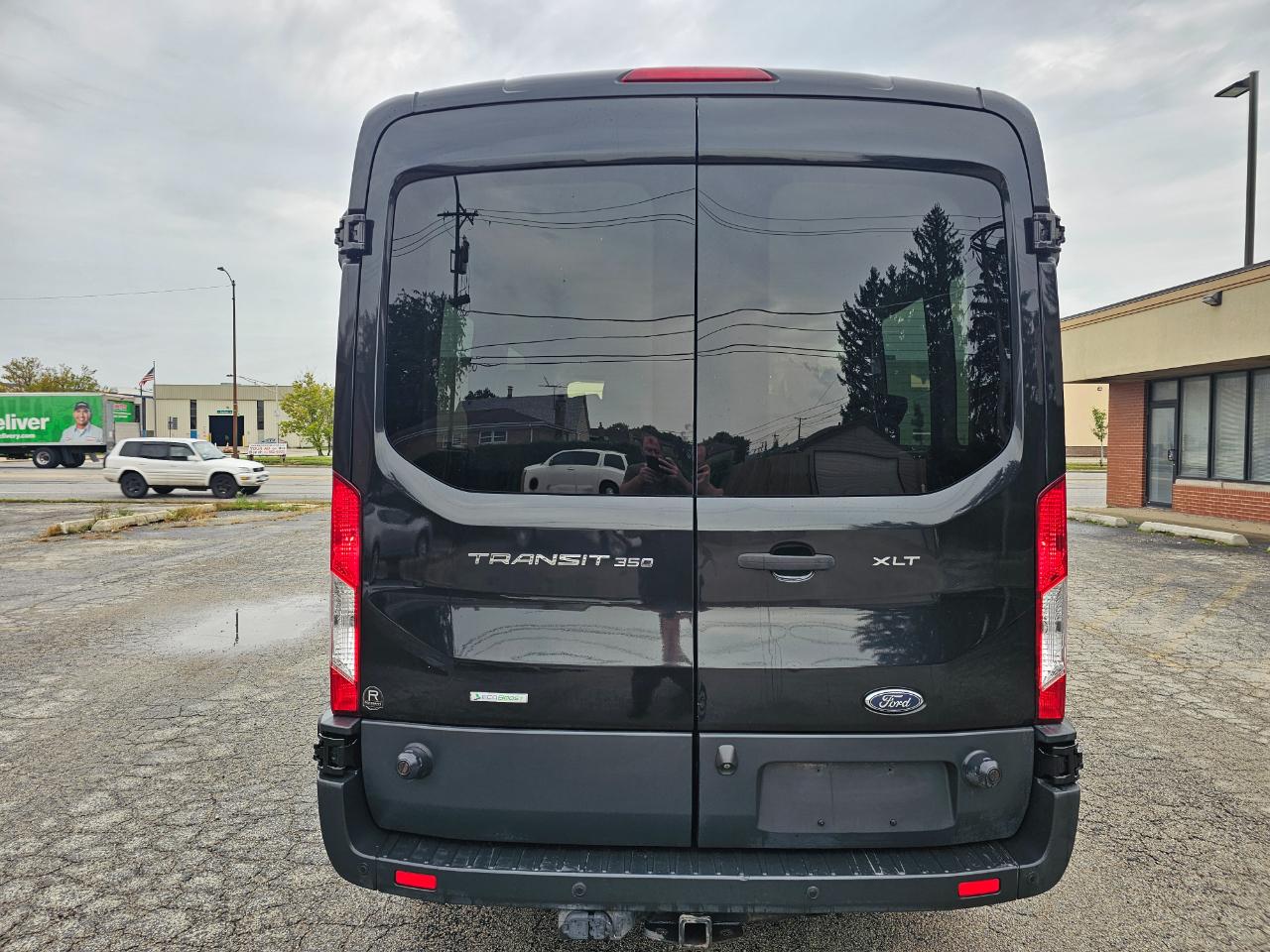 Ford Transit Wagon T-350 148" Med Roof XLT Sliding RH Dr 2015