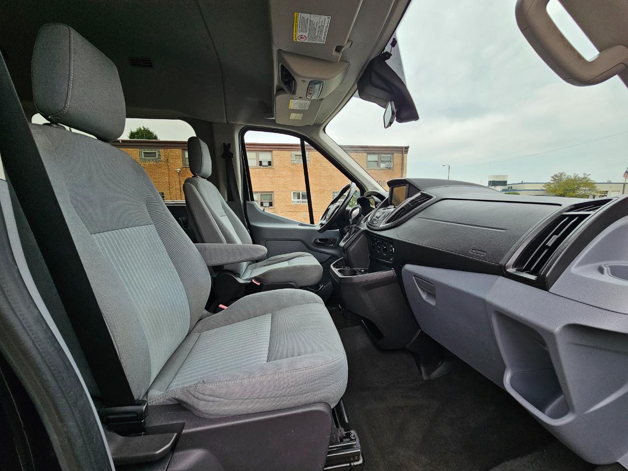 Ford Transit Wagon T-350 148" Med Roof XLT Sliding RH Dr 2015