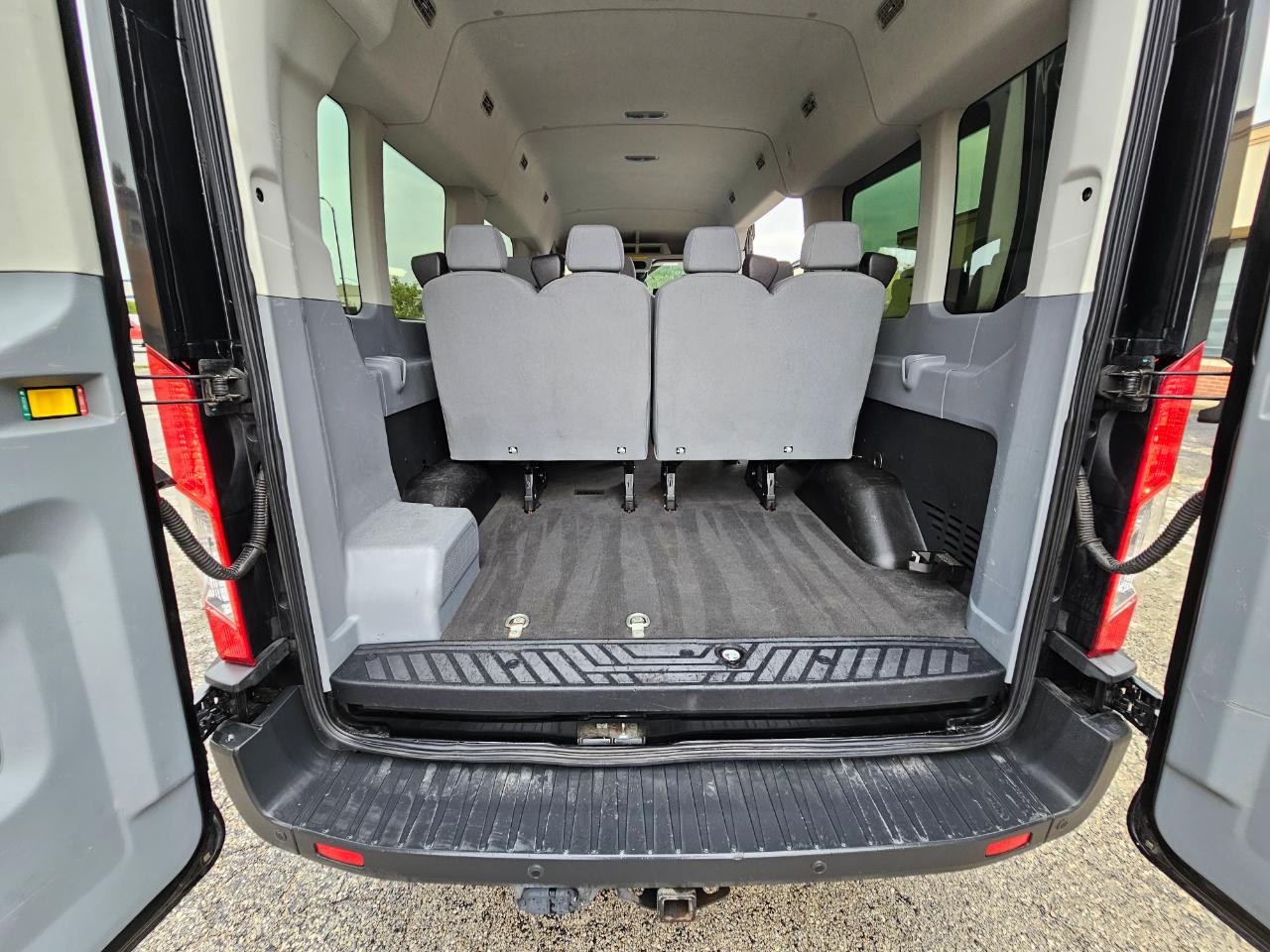 Ford Transit Wagon T-350 148" Med Roof XLT Sliding RH Dr 2015