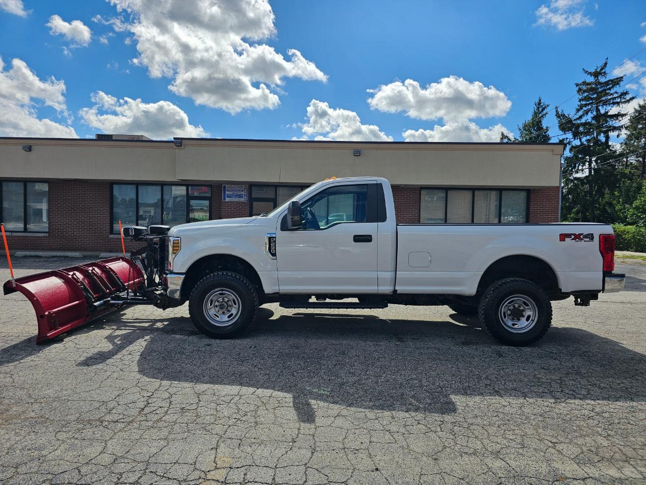Ford Super Duty F-250 SRW XLT 4WD Reg Cab 8' Box 2019
