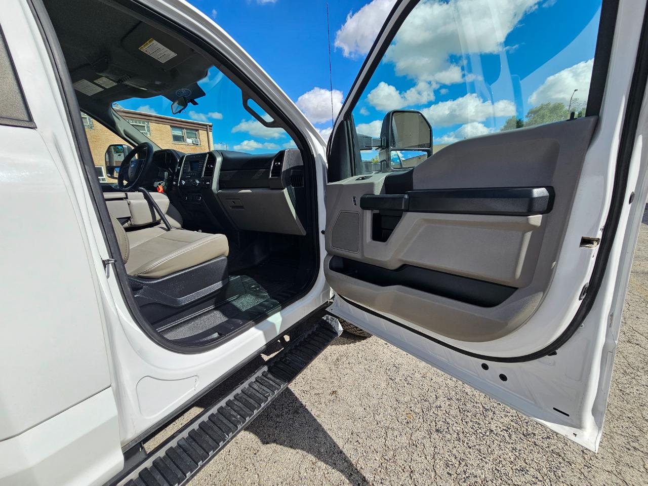 Ford Super Duty F-250 SRW XLT 4WD Reg Cab 8' Box 2019