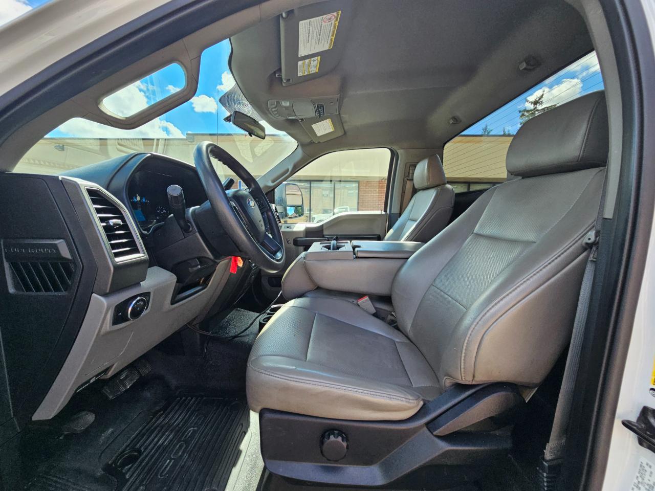 Ford Super Duty F-250 SRW XLT 4WD Reg Cab 8' Box 2019