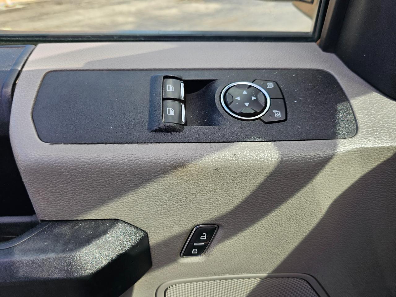 Ford Super Duty F-250 SRW XLT 4WD Reg Cab 8' Box 2019