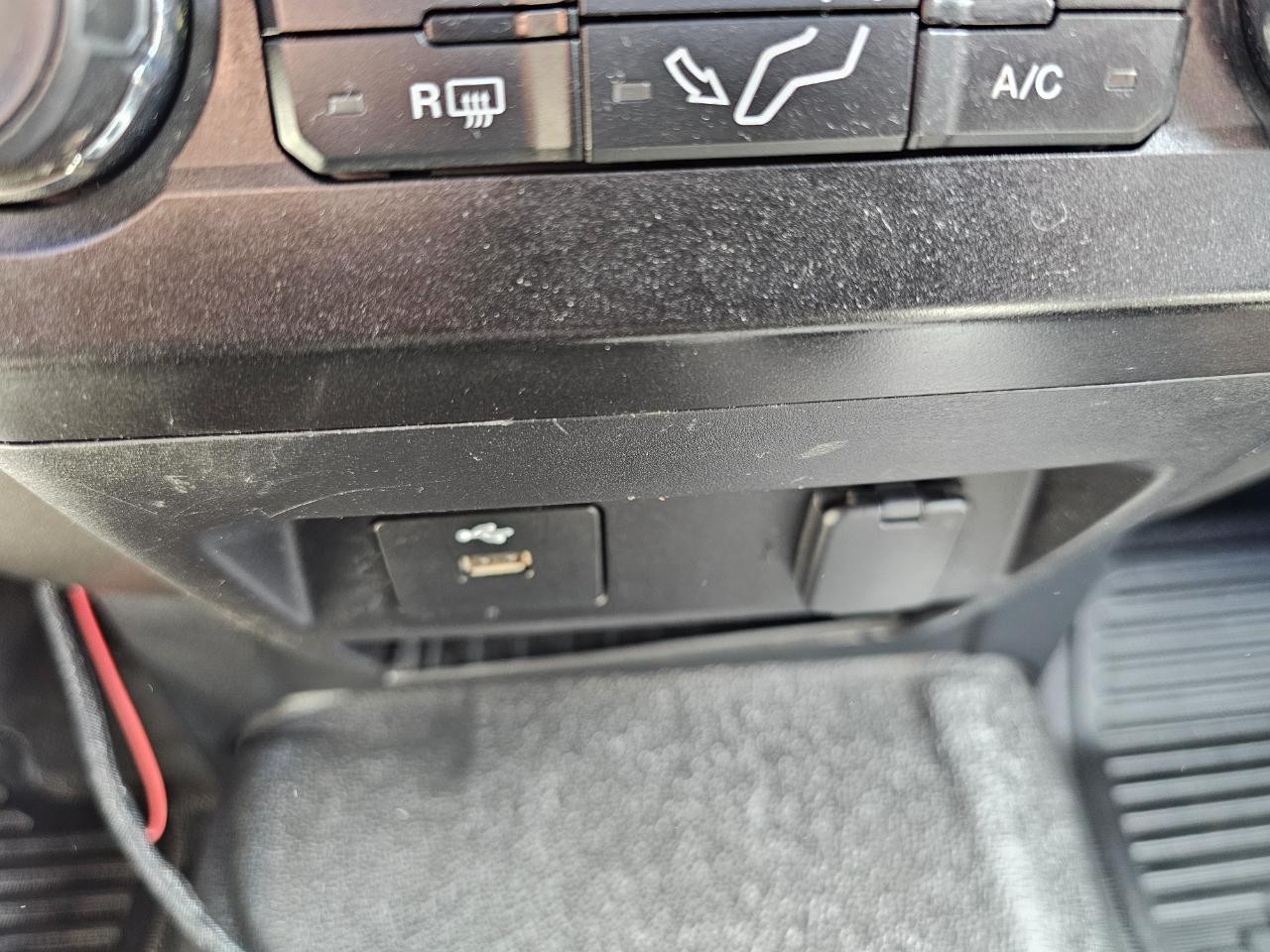 Ford Super Duty F-250 SRW XLT 4WD Reg Cab 8' Box 2019