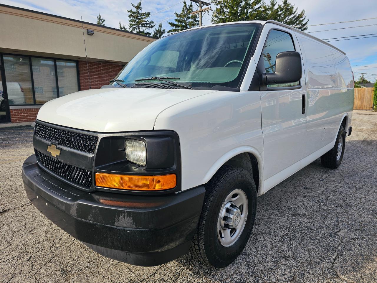 Chevrolet Express Cargo Van RWD 2500 135" 2017