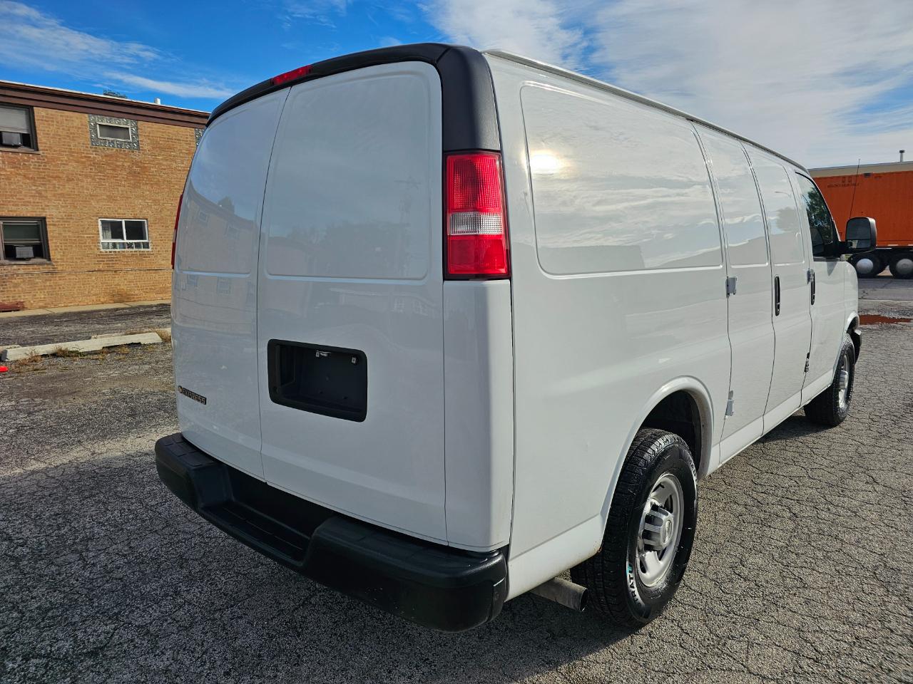 Chevrolet Express Cargo Van RWD 2500 135" 2017