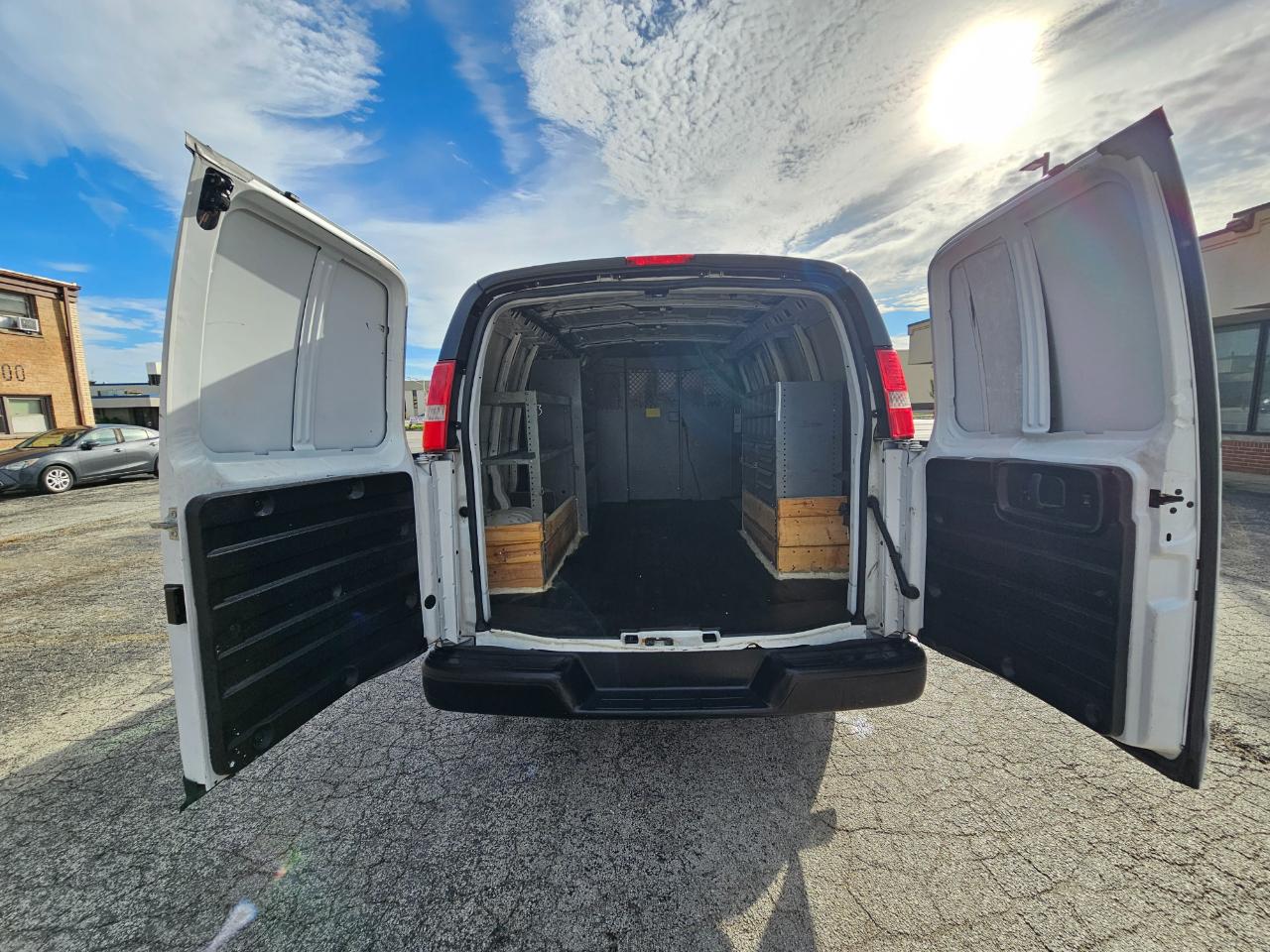 Chevrolet Express Cargo Van RWD 2500 135" 2017