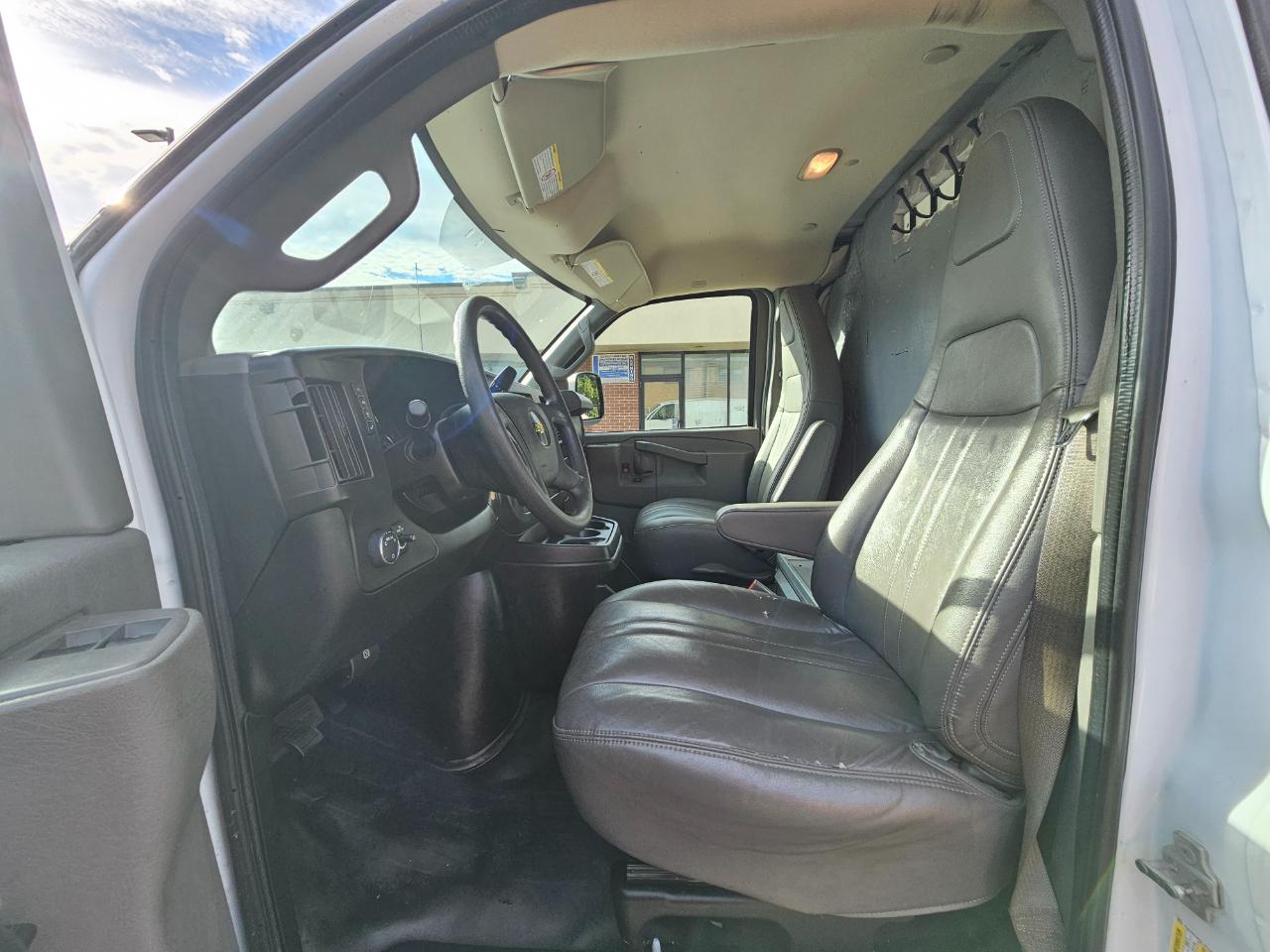 Chevrolet Express Cargo Van RWD 2500 135" 2017