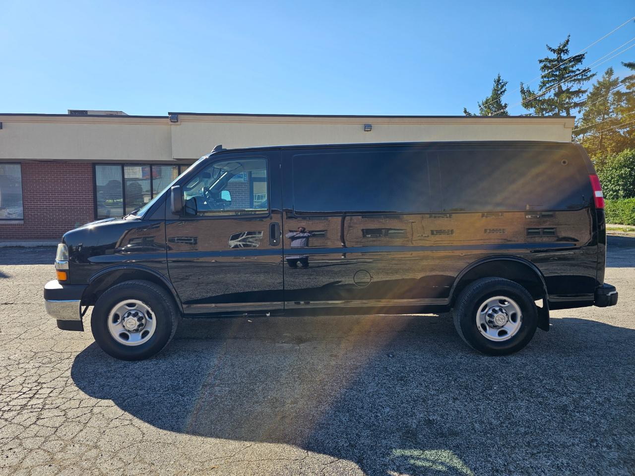 Chevrolet Express Cargo Van RWD 2500 135" 2018