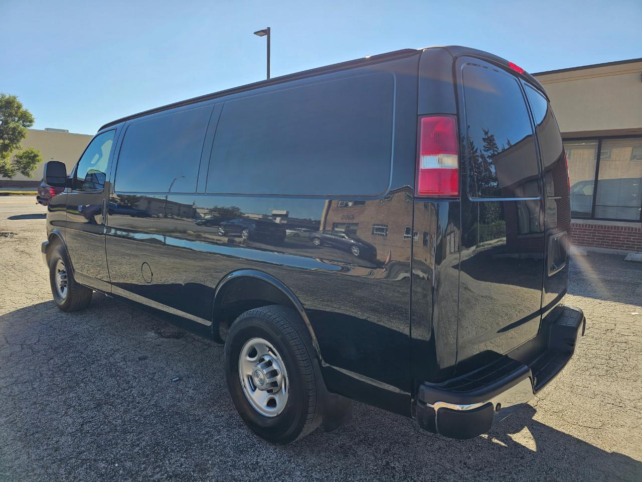 Chevrolet Express Cargo Van RWD 2500 135" 2018